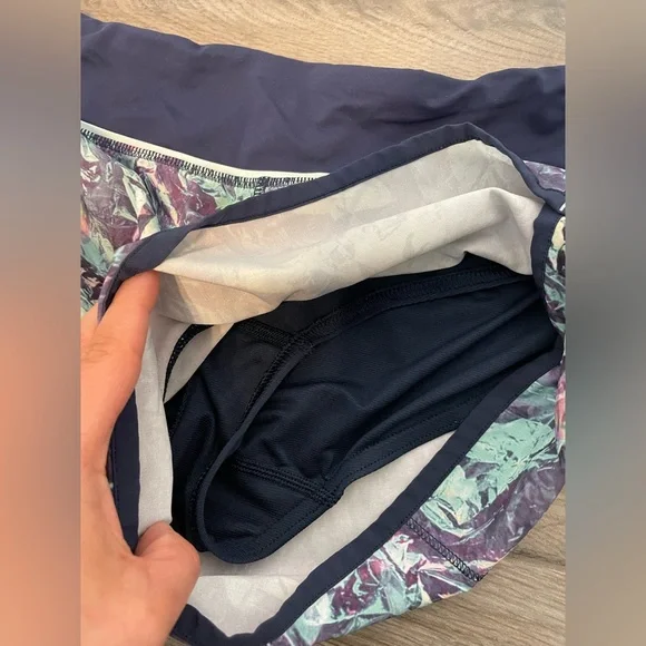 Lululemon Speed Up Shorts 2.5” - Picture 6 of 10